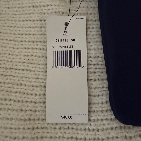 NWT Tommy Hilfiger Wristlet Pouch - Picture 3 of 4